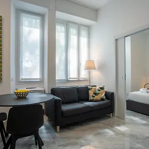 Luna Homes - Bilocale In Mac Mahon Appartement