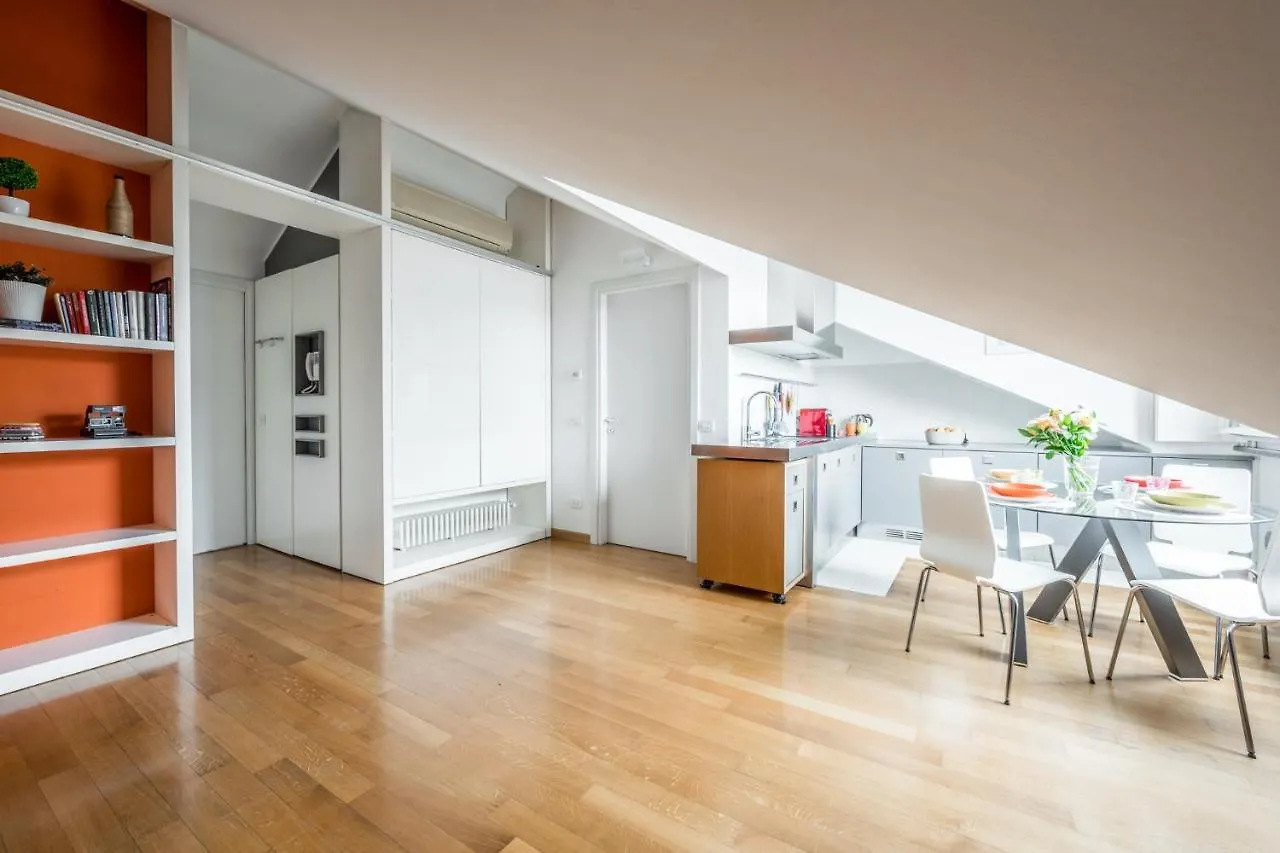 The Orange Attic - Navigli Area Apartment Milan