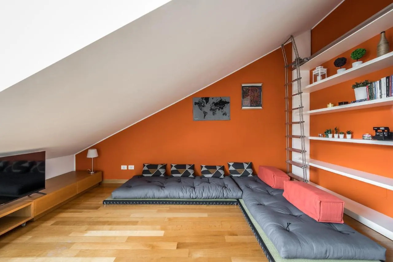 The Orange Attic - Navigli Area Apartment Milan