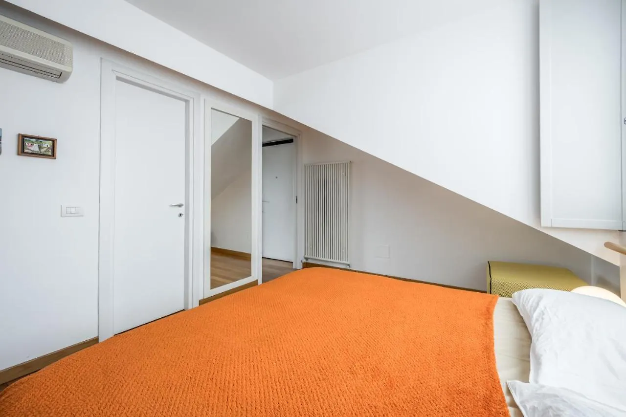 Appartement The Orange Attic - Navigli Area à Milan Italie